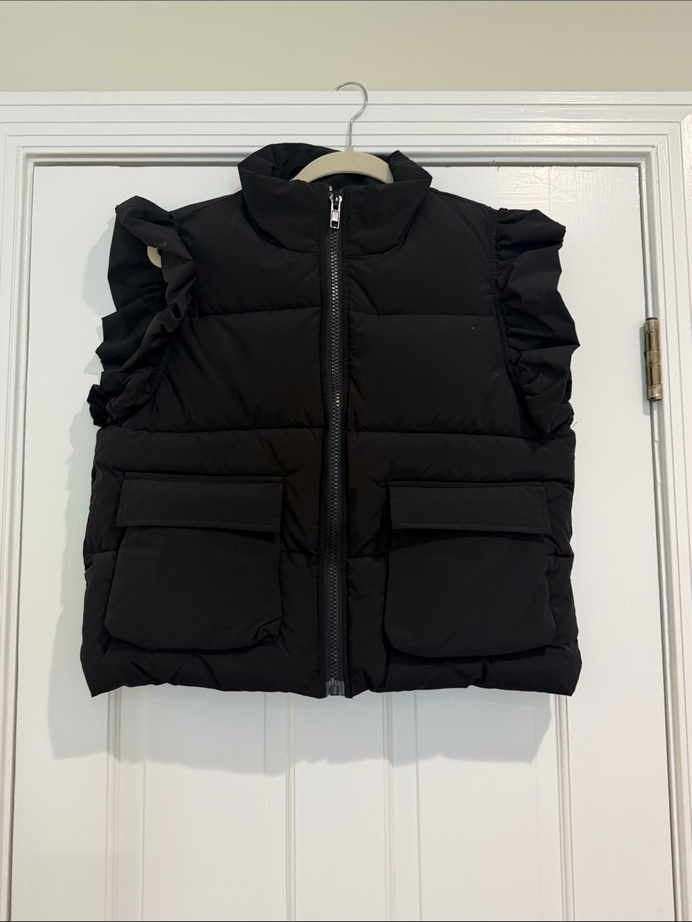 JODIFL Black Ruffle Sleeve Puffer Vest